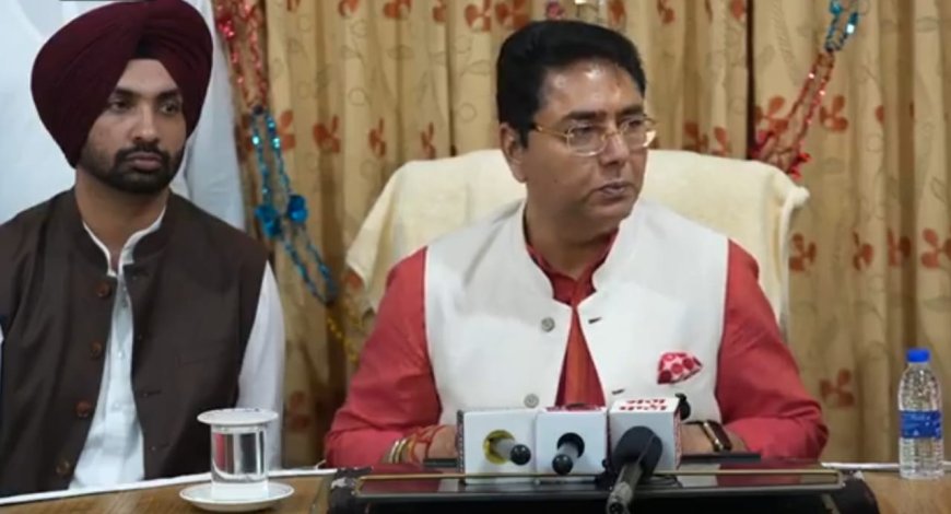 नगर पंचायत भुलत्थ के अध्यक्ष रशपाल शर्मा ने कैबिनेट मंत्री अमन अरोड़ा की उपस्थिति में पदभार संभाला