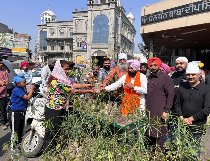 जसप्रीत सिंह काका माछीवाड़ा ने जन्मदिन पर पौधारोपण लंगर आयोजित कर सेवा की अनोखी मिसाल पेश की